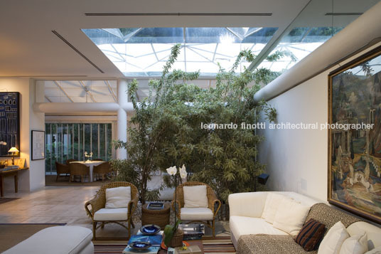 casa bm bernardes+jacobsen
